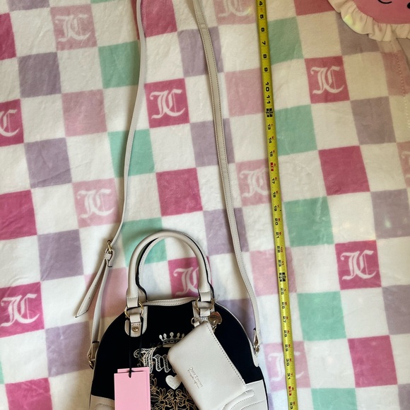 Juicy Couture Urban Heritage Powder Blush Bowler Bag Brand  Juicy Couture Black & Cream Heritage Satchel/ Purse